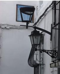 Farola tipo Albaicín eliminada en la calle Tenerías y sustituida por un modelo inadecuado. Las sustituidas siguen el modelo de las existentes en las calles principales de Úbeda.